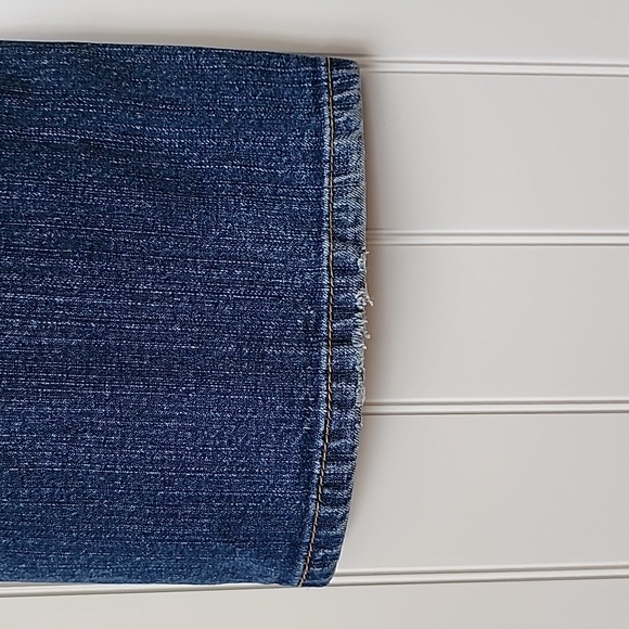 LEVI'S Relaxed Bootcut 550 Jeans - Picture 9 of 10